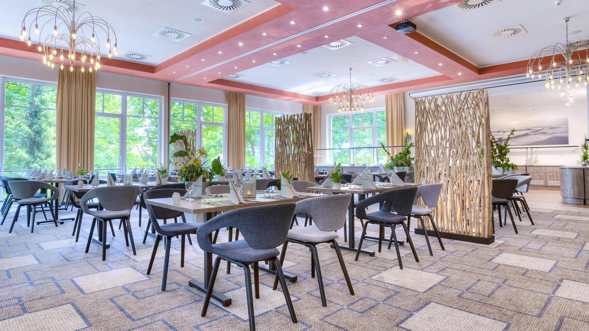 Ostseehotel Villen Im Park - Ein Rovell Hotel Heringsdorf  Exterior photo