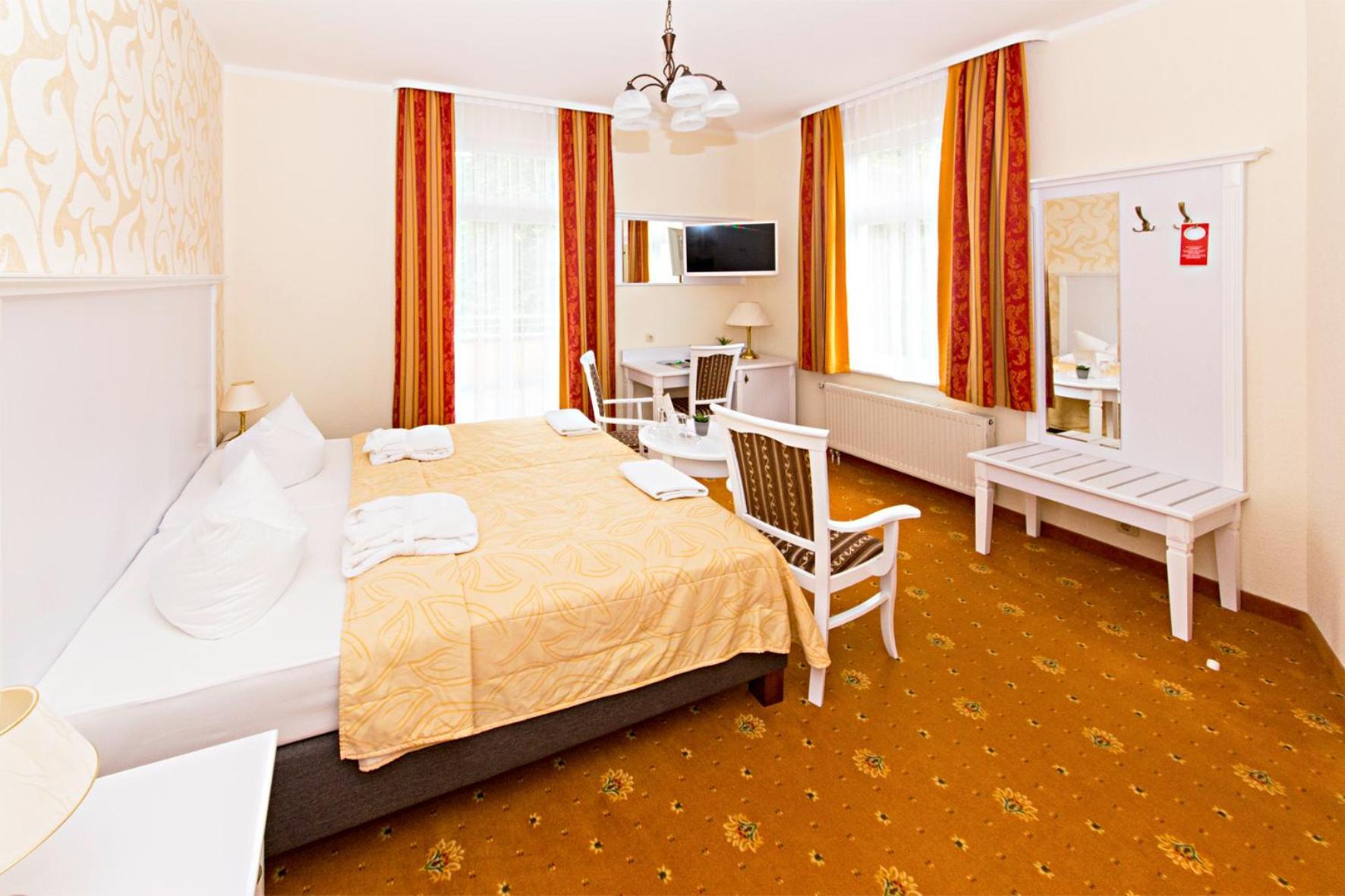 Ostseehotel Villen Im Park - Ein Rovell Hotel Heringsdorf  Exterior photo