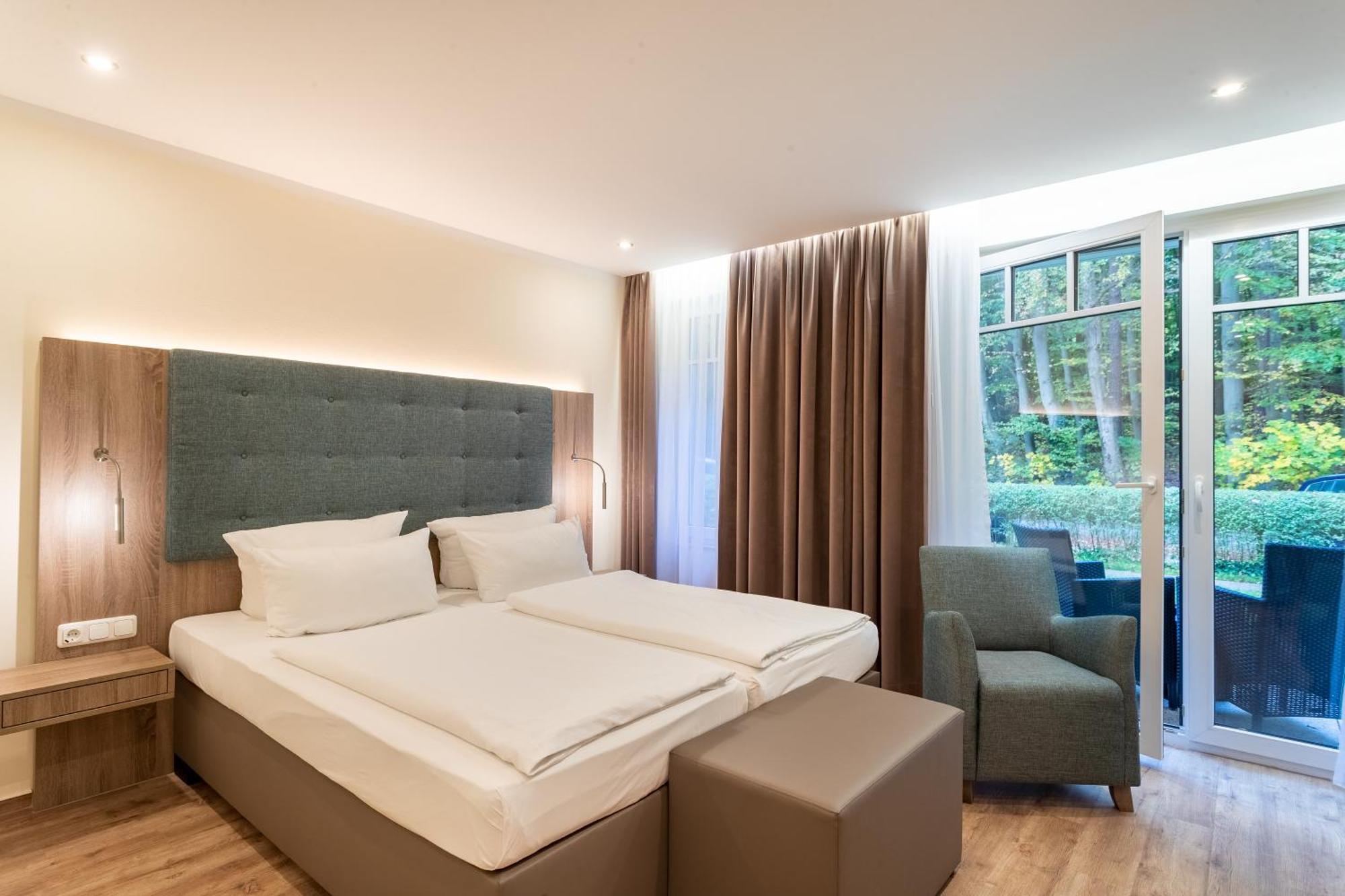 Ostseehotel Villen Im Park - Ein Rovell Hotel Heringsdorf  Exterior photo