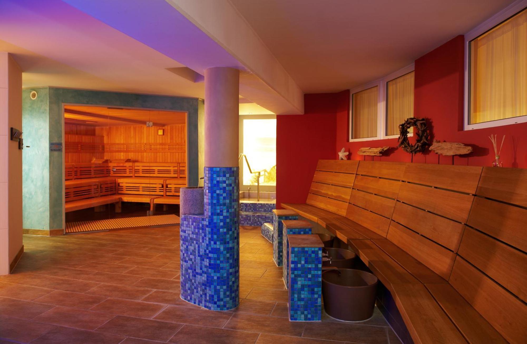 Ostseehotel Villen Im Park - Ein Rovell Hotel Heringsdorf  Exterior photo